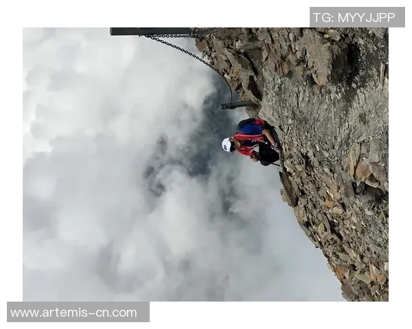 周伟独家揭秘攀岩技巧与心得分享助你轻松征服高峰