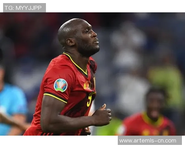 卢卡库的传奇之路：从天才少年到世界级前锋的蜕变与挑战