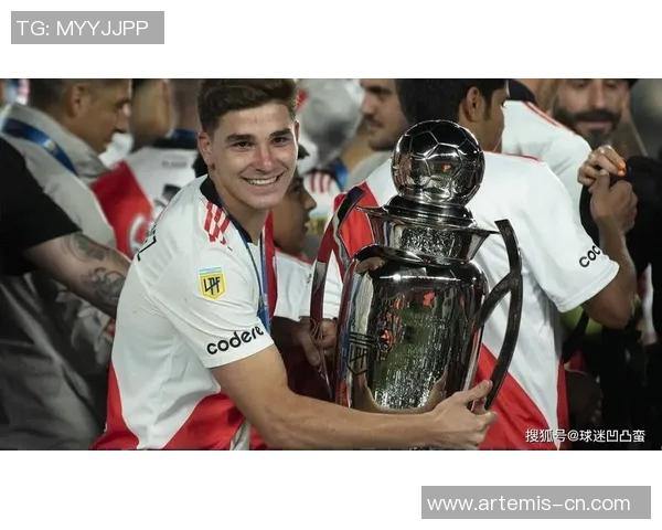 坦珀利与河床的激烈对决揭示阿根廷足球的魅力与竞争精神