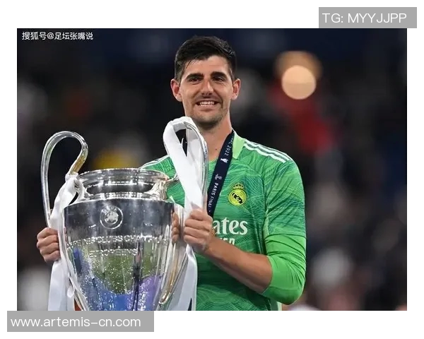 库尔图瓦：守门员的传奇之路与足球世界的辉煌时刻